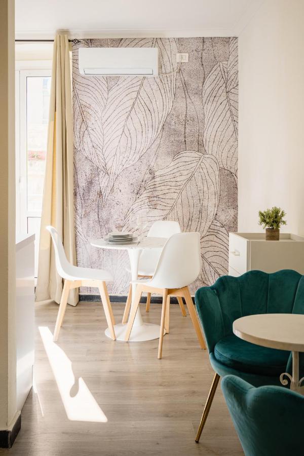 Oisife Apartments Каляри Екстериор снимка