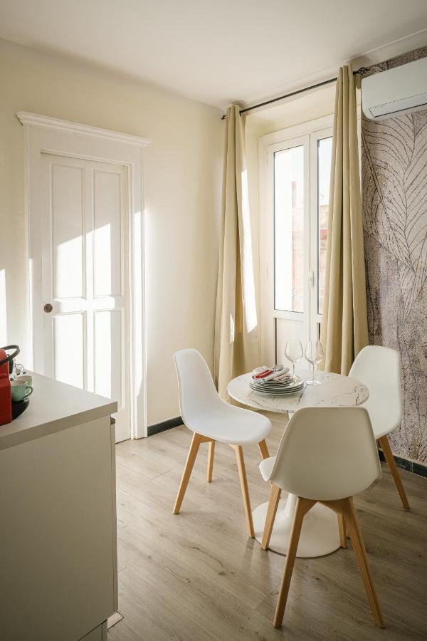Oisife Apartments Каляри Екстериор снимка