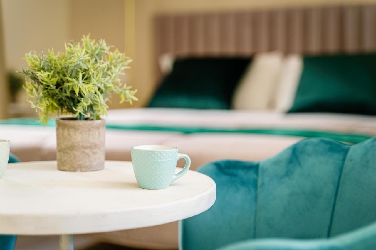 Oisife Apartments Каляри Екстериор снимка