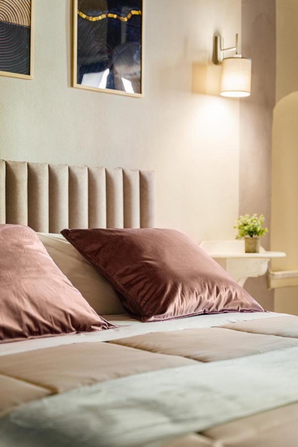 Oisife Apartments Каляри Екстериор снимка